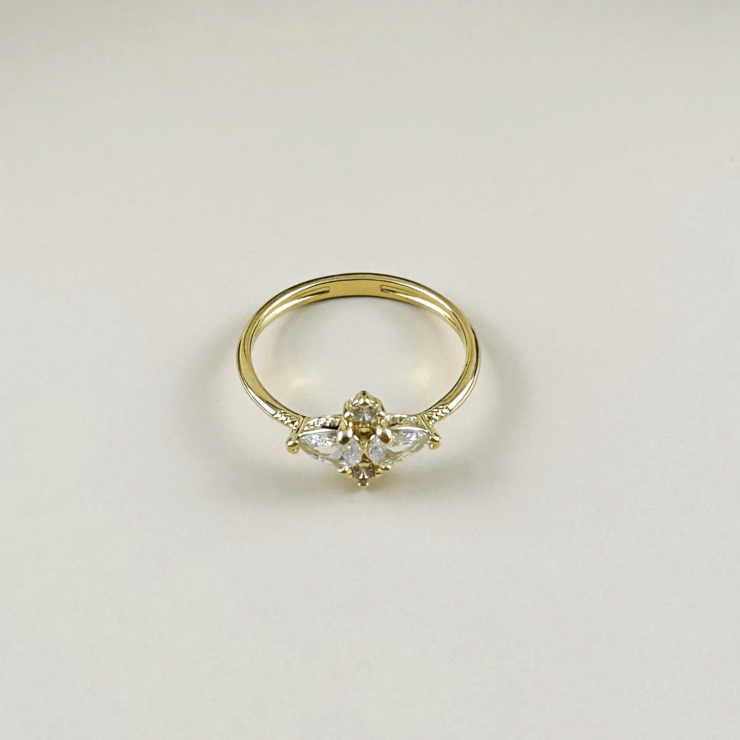 Vintage Flower Ring for Women - Delicate CZ Floral Statement Ring