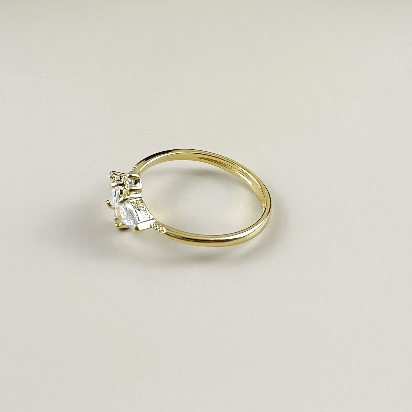 Vintage Flower Ring for Women - Delicate CZ Floral Statement Ring