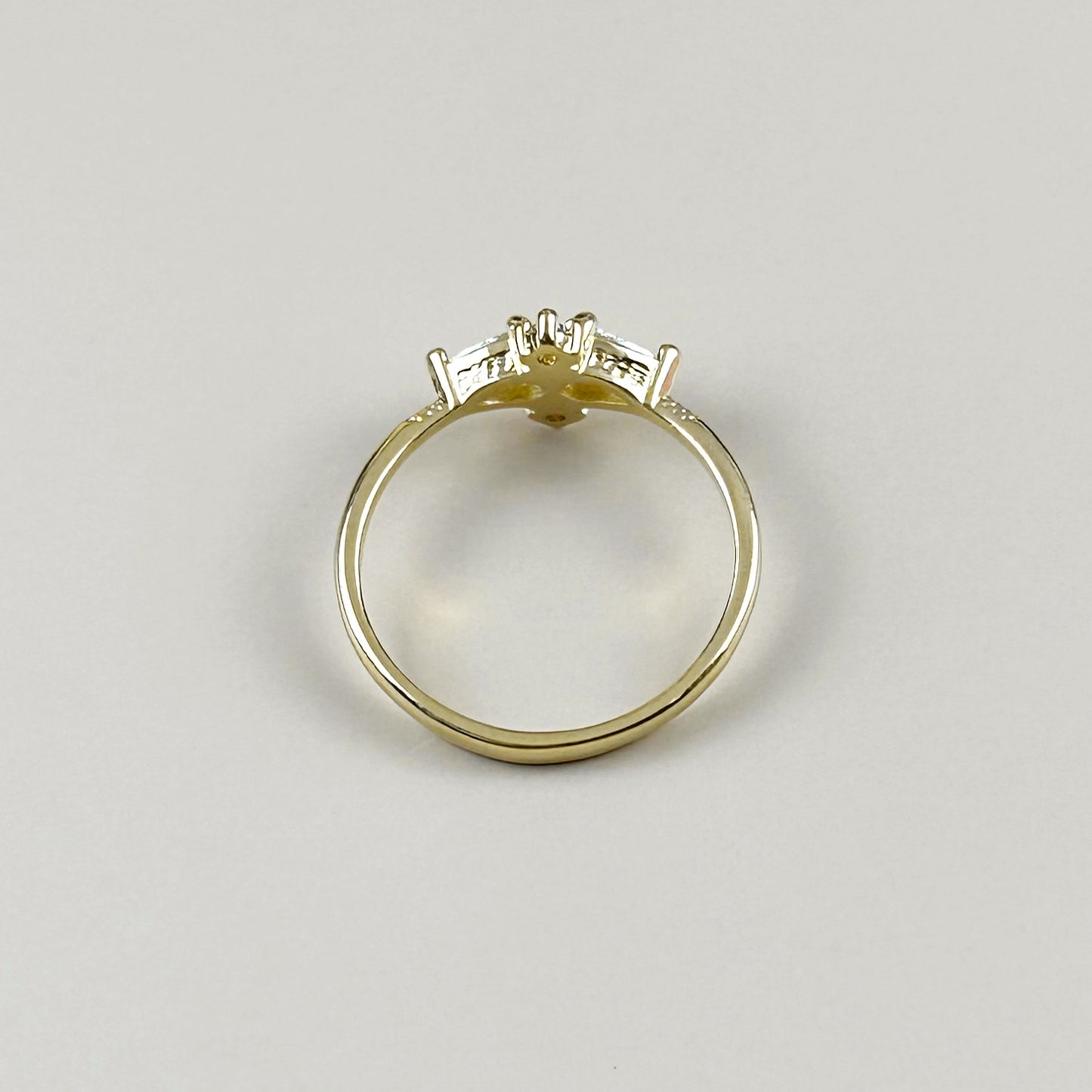 Vintage Flower Ring for Women - Delicate CZ Floral Statement Ring