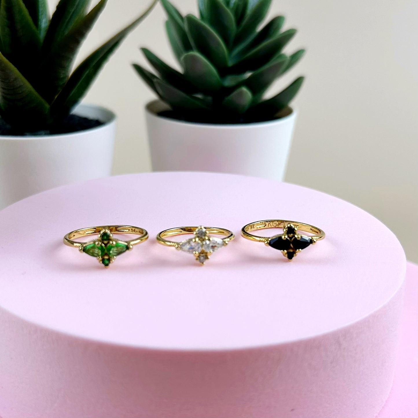 Vintage Flower Ring for Women - Delicate CZ Floral Statement Ring