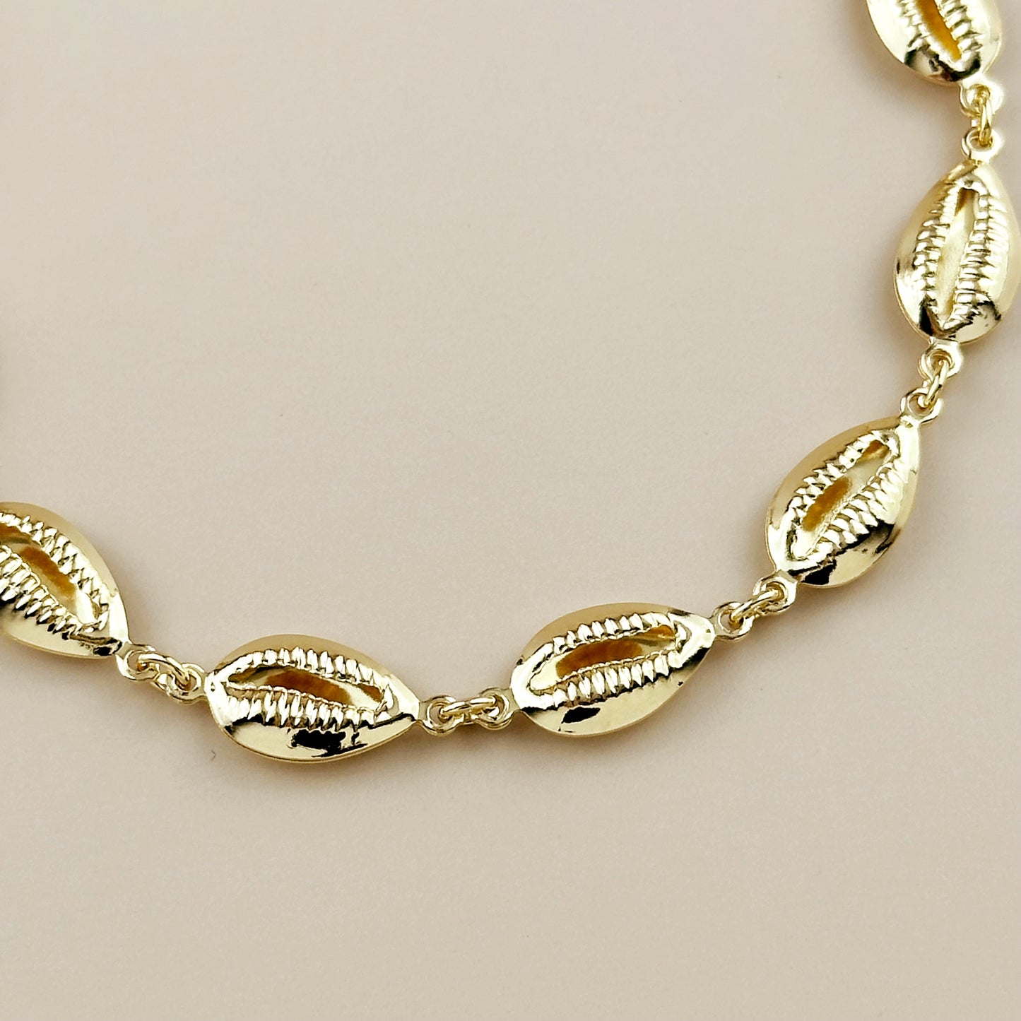 Cowrie Shell Bracelet for Women - Adjustable Beach Jewelry
