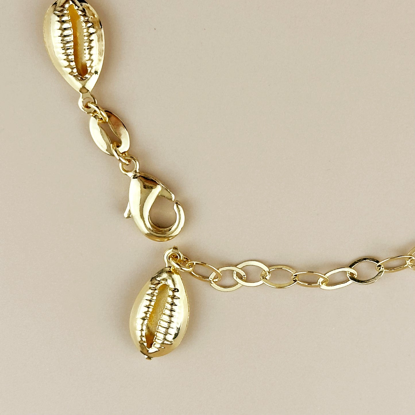 Cowrie Shell Bracelet for Women - Adjustable Beach Jewelry