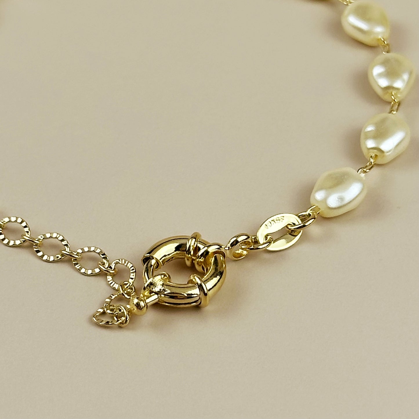 Baroque Pearl Bracelet - Timeless Elegance with a Modern Twist