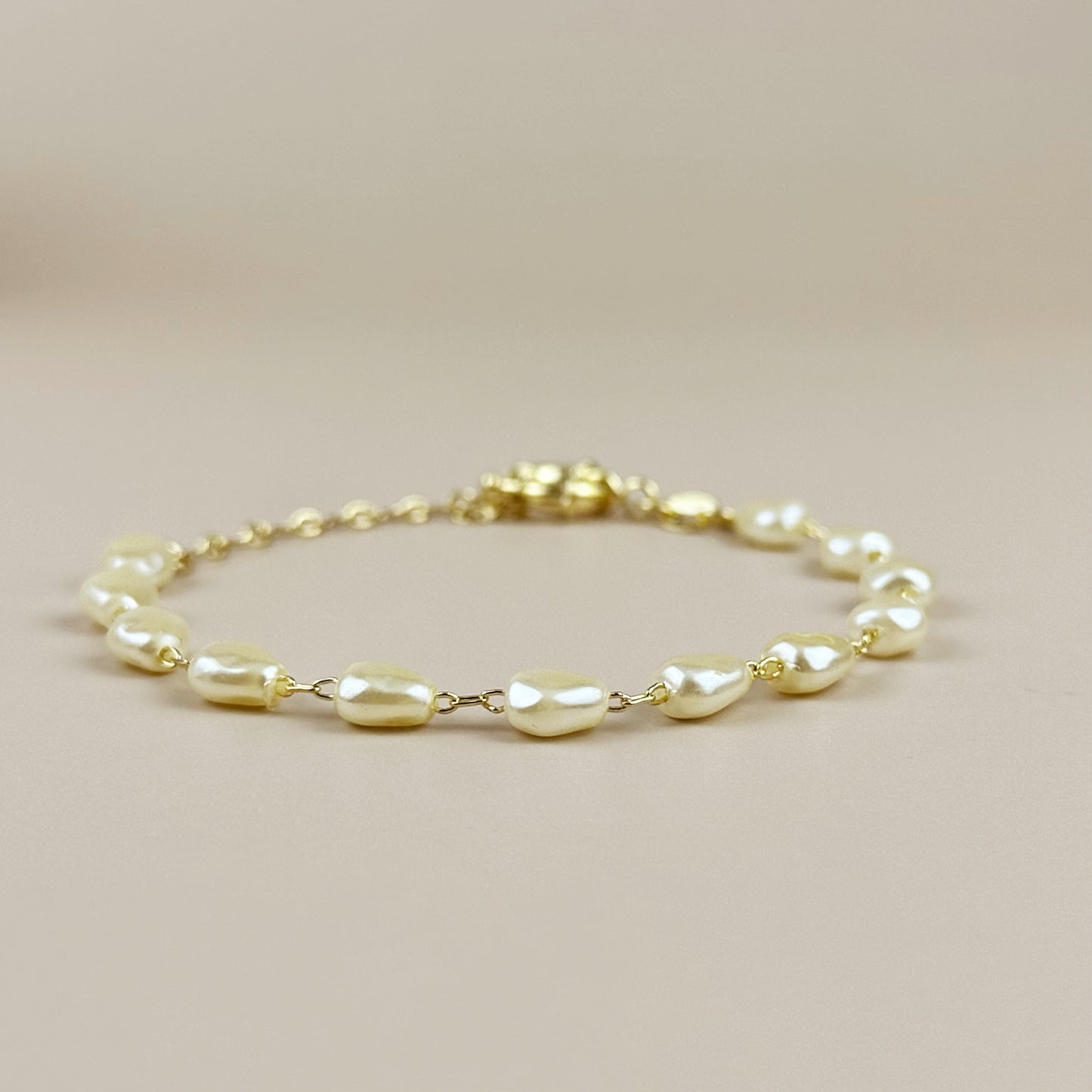 Baroque Pearl Bracelet - Timeless Elegance with a Modern Twist