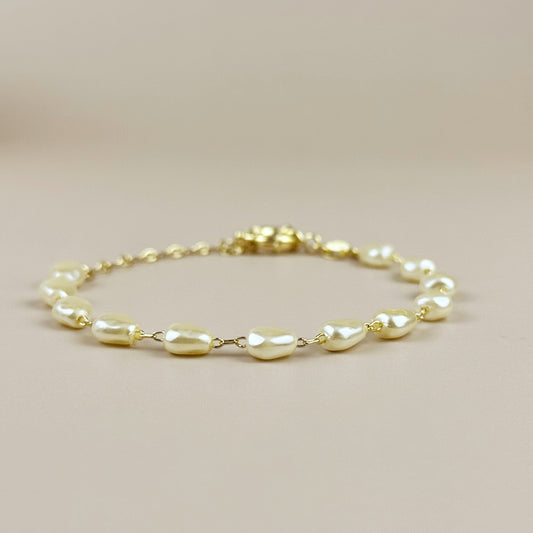 Baroque Pearl Bracelet - Timeless Elegance with a Modern Twist