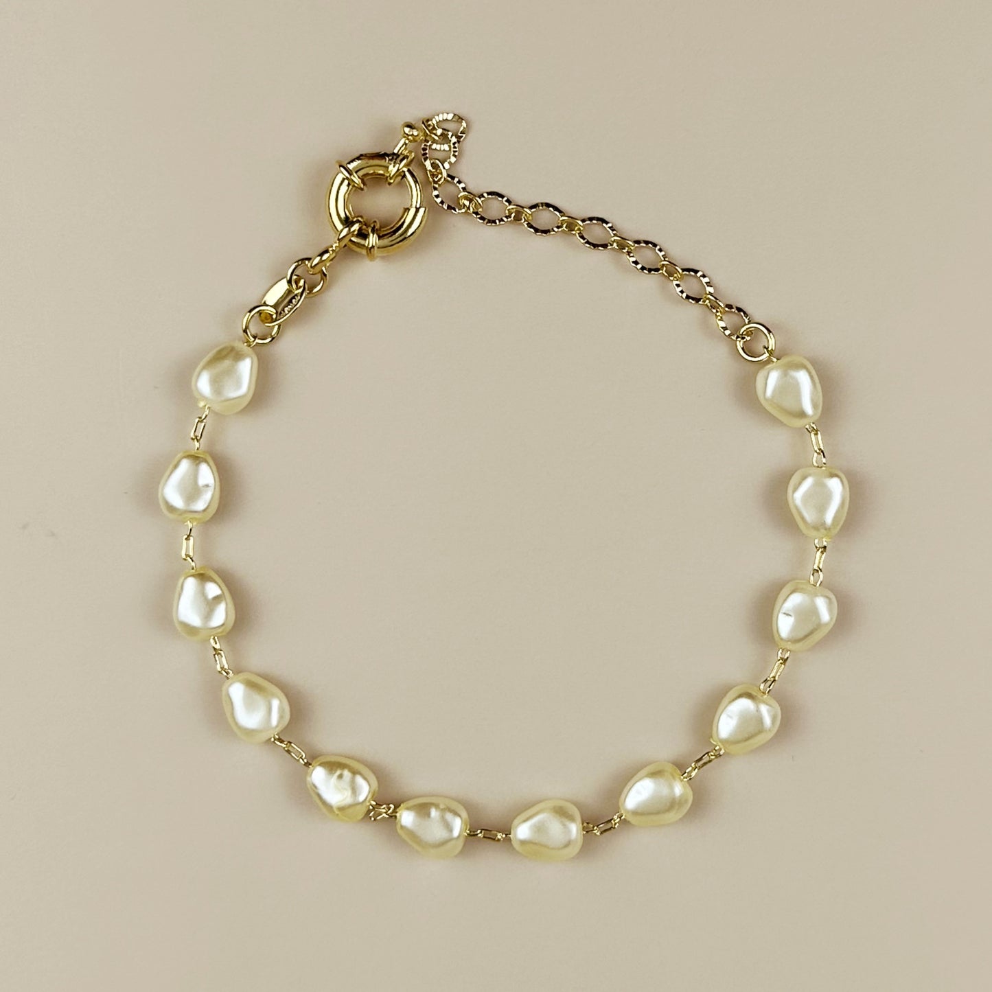 Baroque Pearl Bracelet - Timeless Elegance with a Modern Twist