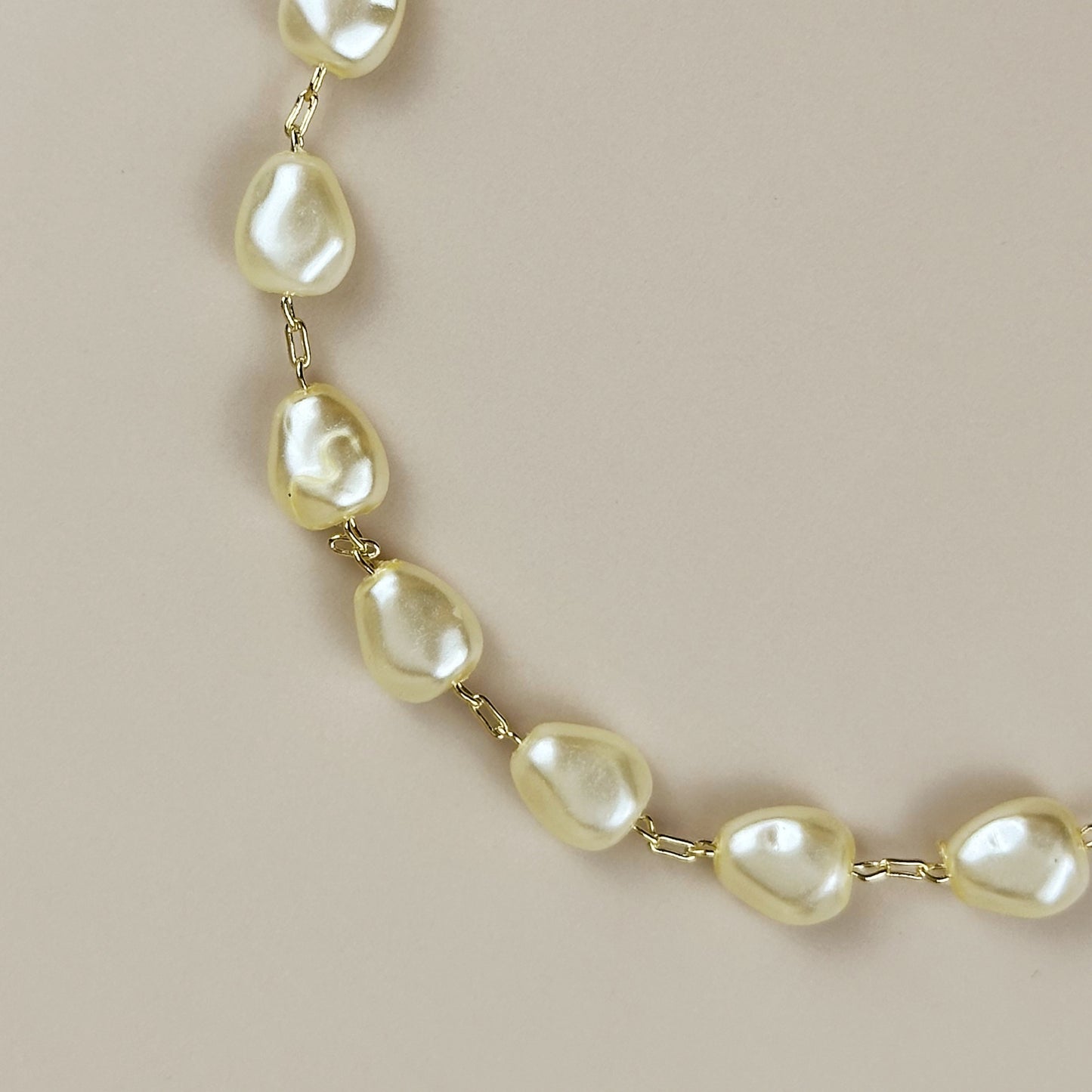 Baroque Pearl Bracelet - Timeless Elegance with a Modern Twist