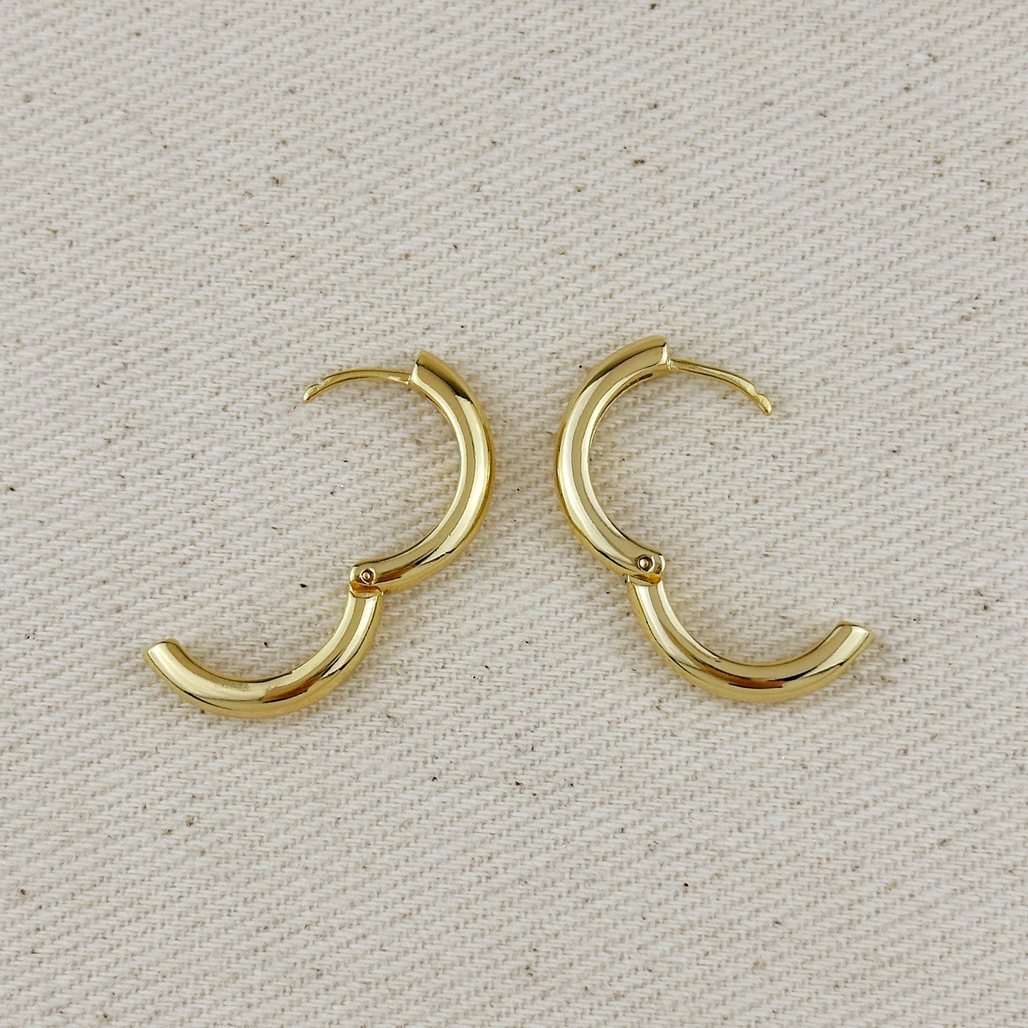 Clicker Hoop Earrings - 20mm Polished Gold Hoops for Women