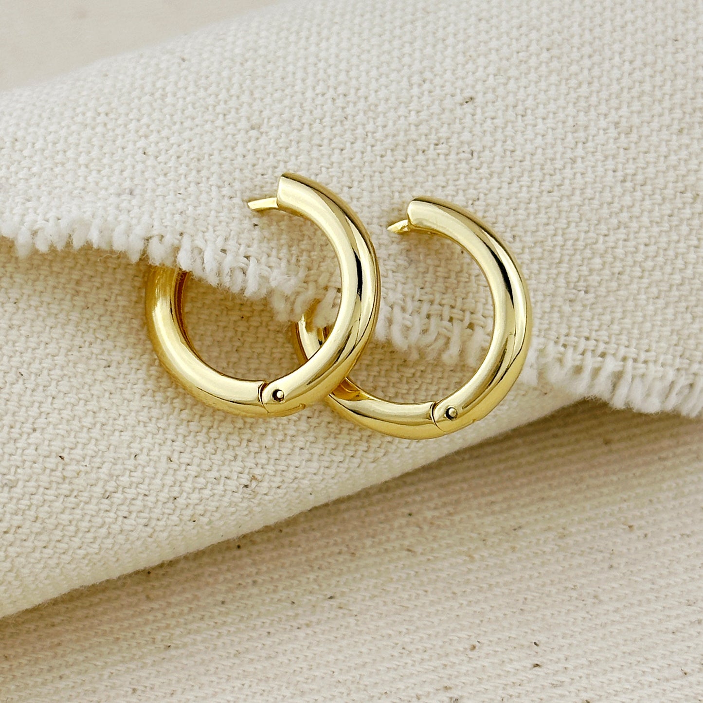 Clicker Hoop Earrings - 20mm Polished Gold Hoops for Women
