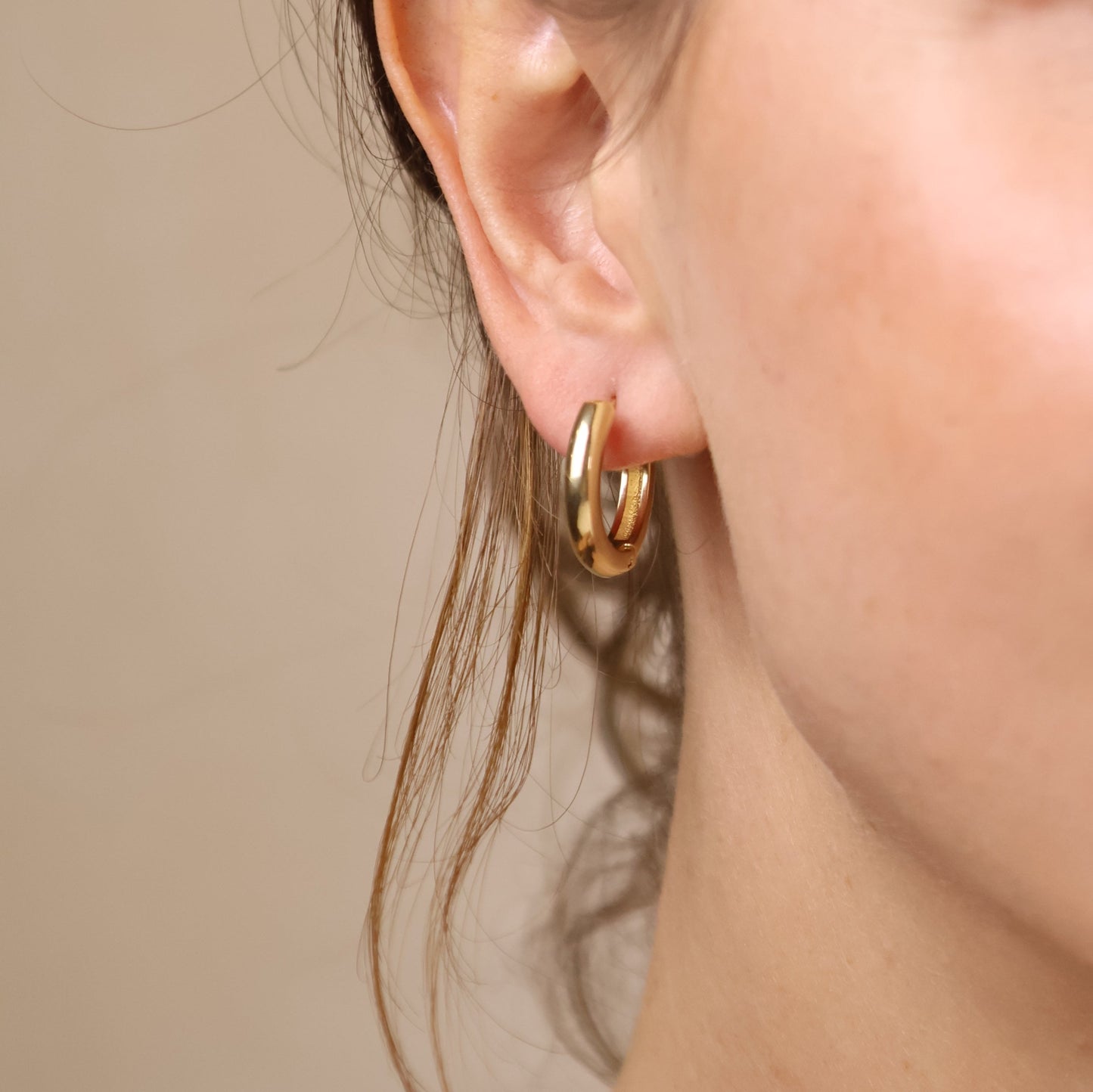 Clicker Hoop Earrings - 20mm Polished Gold Hoops for Women