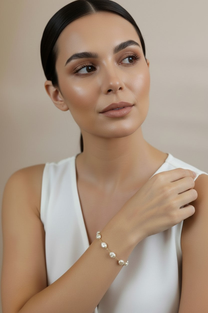 Baroque Pearl Bracelet - Timeless Elegance with a Modern Twist