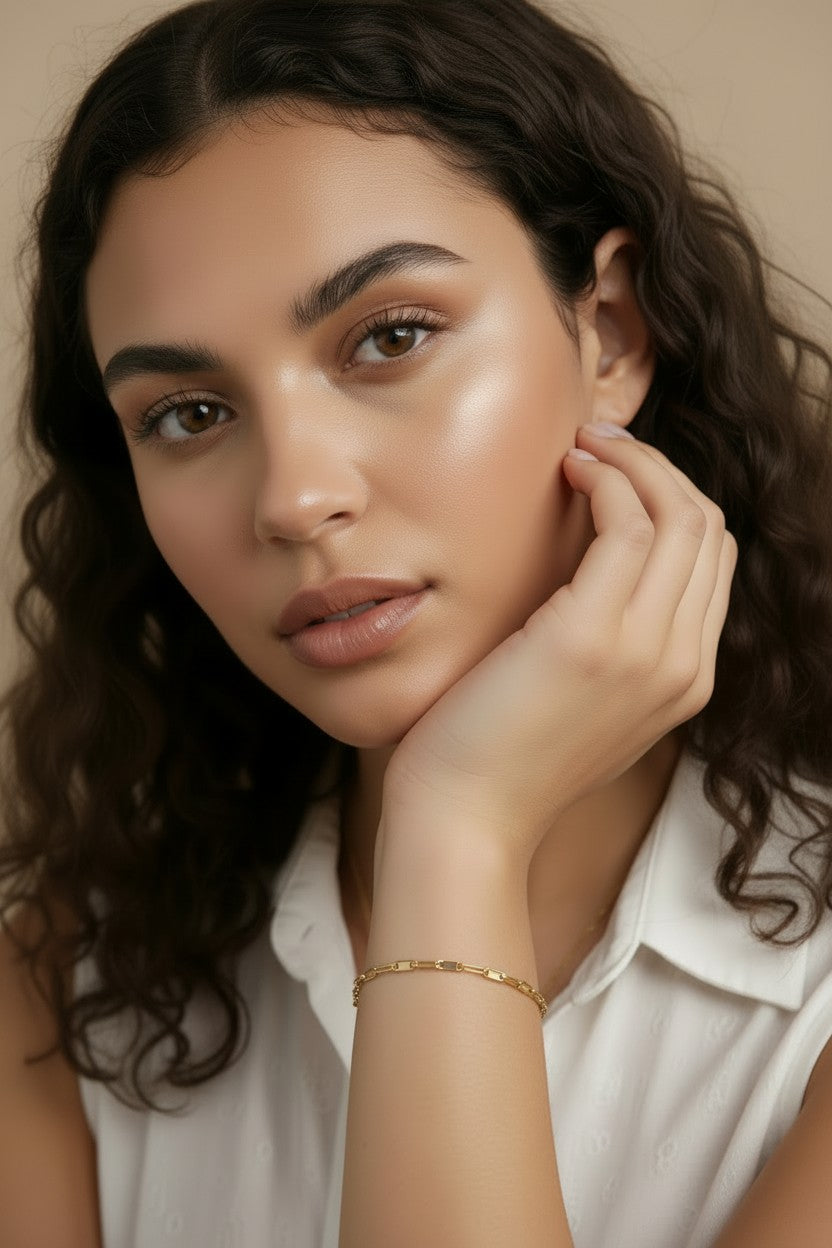 18k Gold Filled Textured Bar Link Bracelet — Architecture at the Wrist. Gold That Earns a Closer Look.