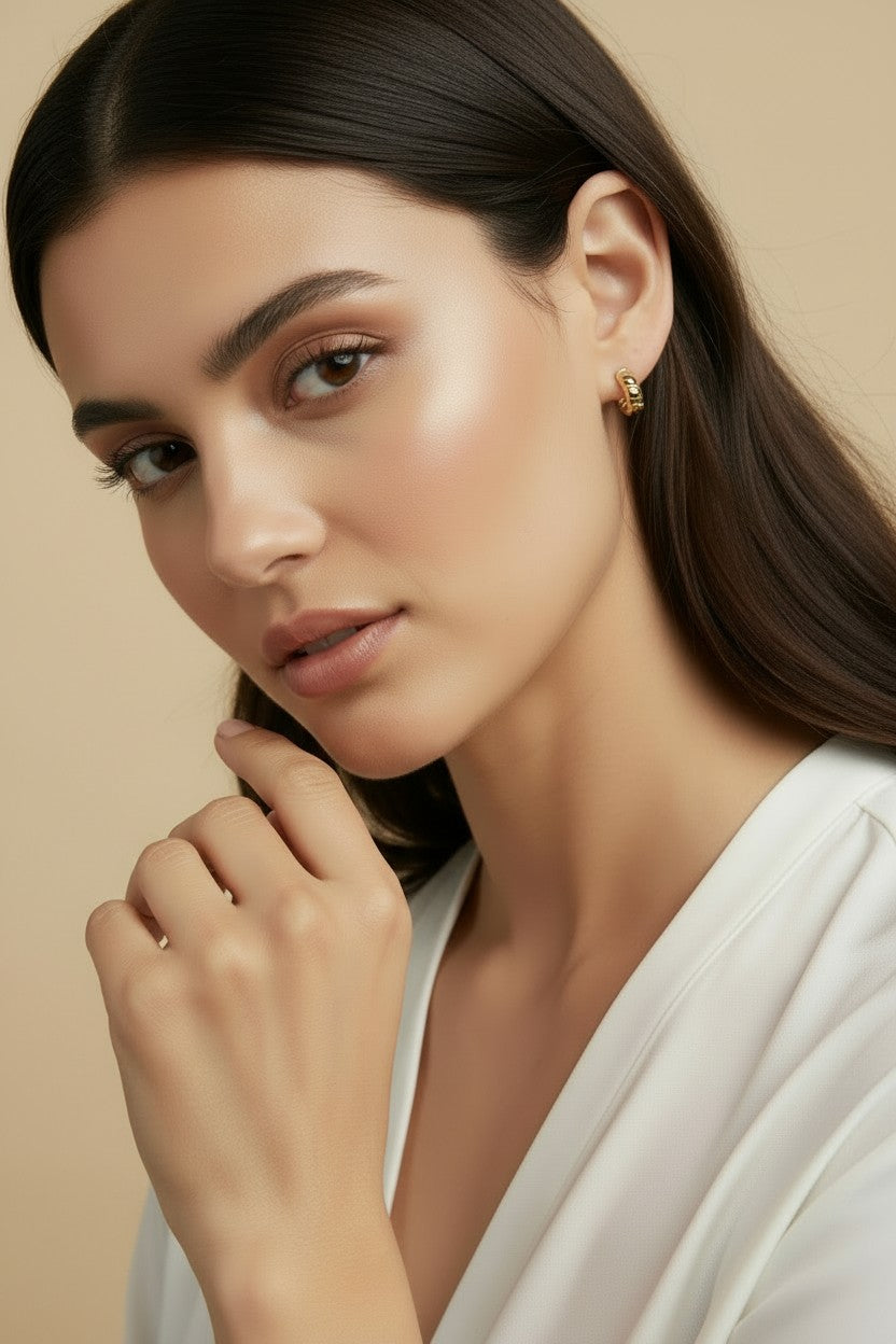 ✨ 18k Gold Filled Small Ribbon Huggie Hoop Earrings — The Cut-Through Pattern, Now Even More Petite.