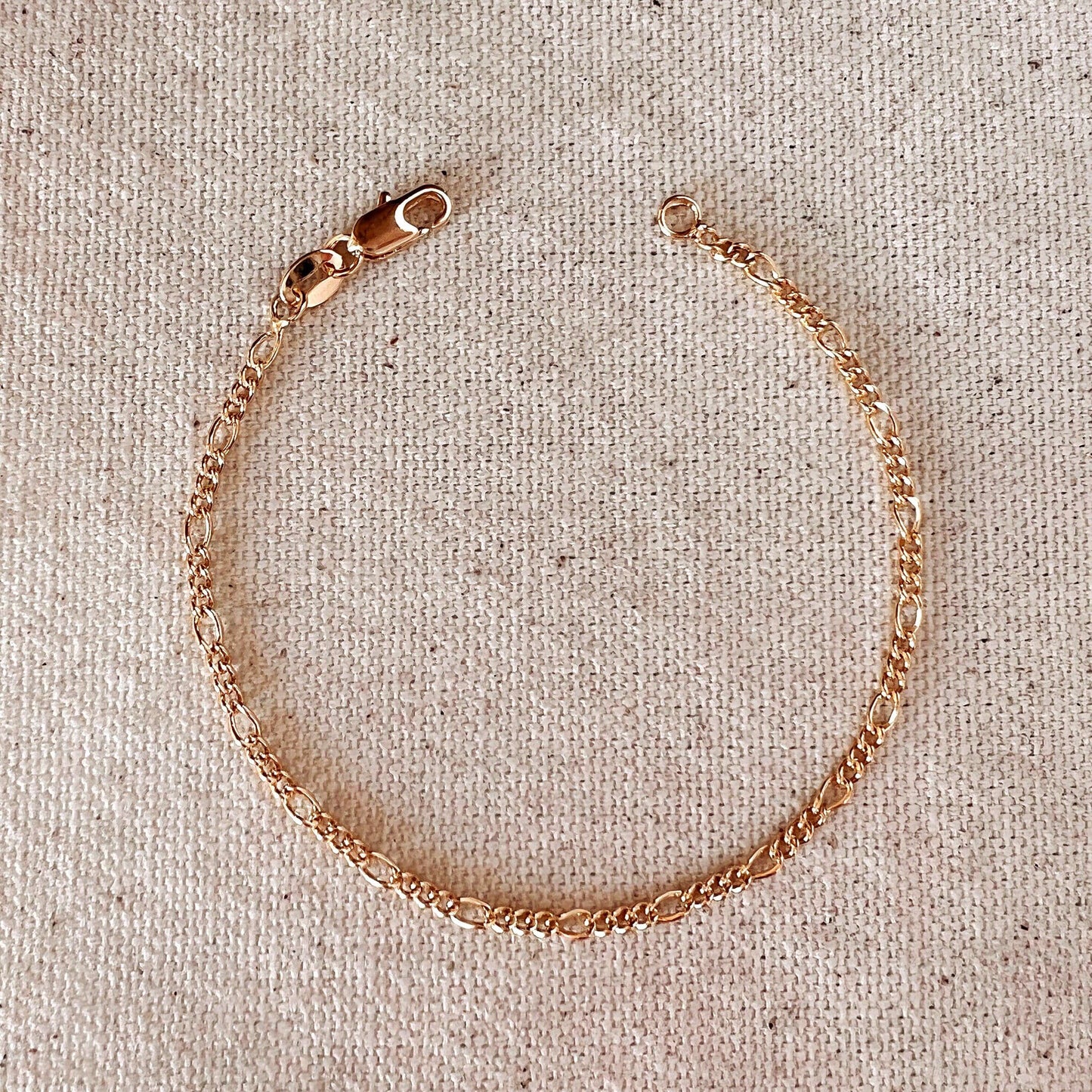 GoldFi Bracelet 18k Gold Filled 2mm Rounded 3x1 Figaro Chain