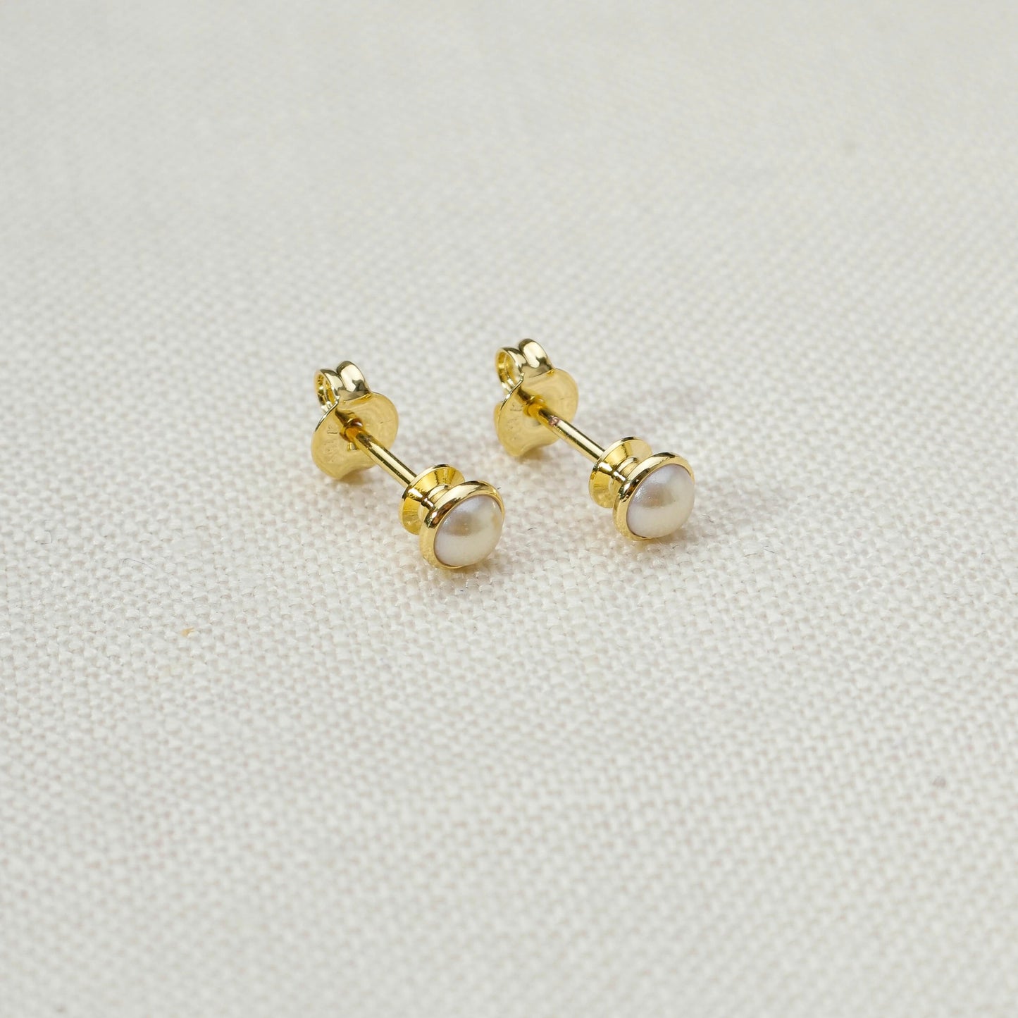 Pearl Stud Earrings - Classic Cabochon Pearl Studs for Women | Hypoallergenic Vintage-Inspired Earrings | Timeless Elegance