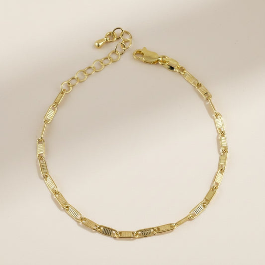 18k Gold Filled Textured Bar Link Bracelet — Architecture at the Wrist. Gold That Earns a Closer Look.