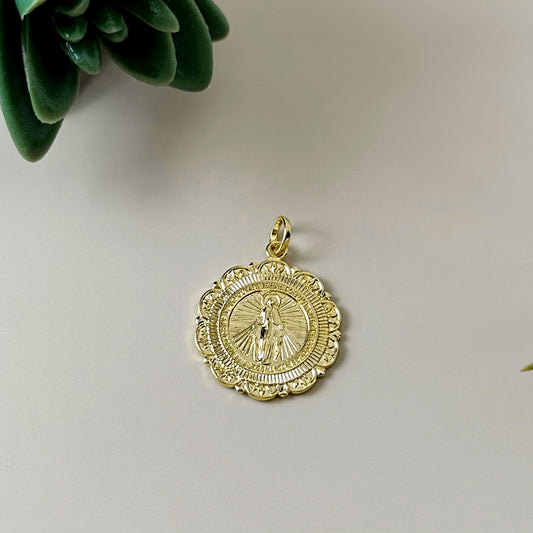 Fleur-de-Lis Miraculous Medal Pendant - Sacred Beauty for Your Daily Journey
