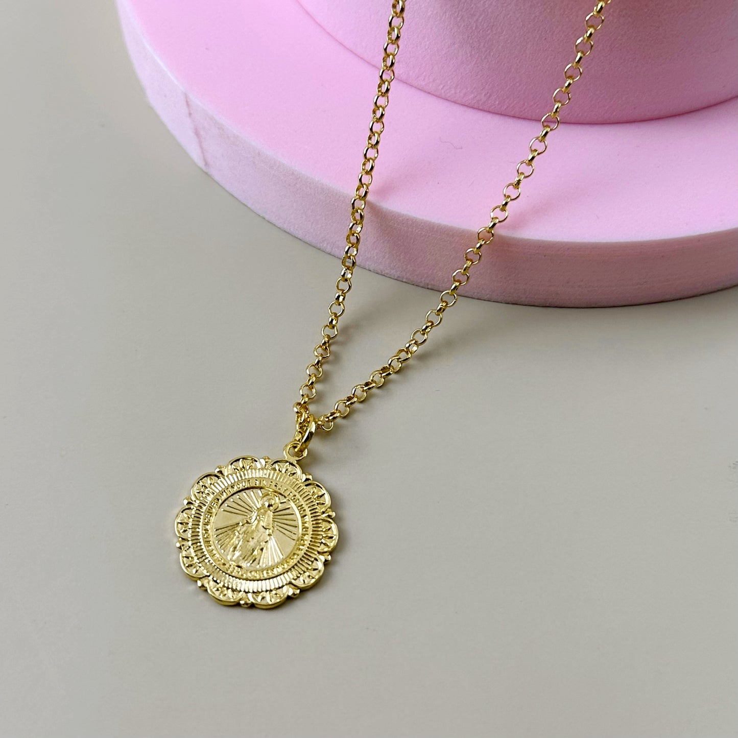 Fleur-de-Lis Miraculous Medal Pendant - Sacred Beauty for Your Daily Journey