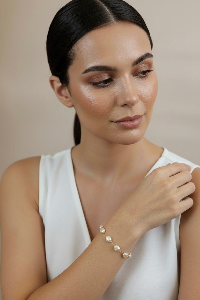 Baroque Pearl Bracelet - Timeless Elegance with a Modern Twist
