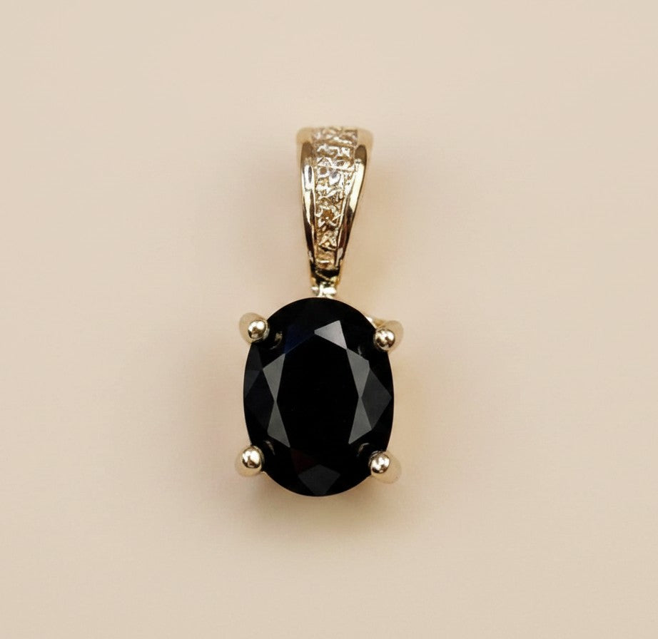 ⚫ 18k Gold Filled Black Oval CZ Pendant — Deep. Graphic. Worn Alone or Alongside.