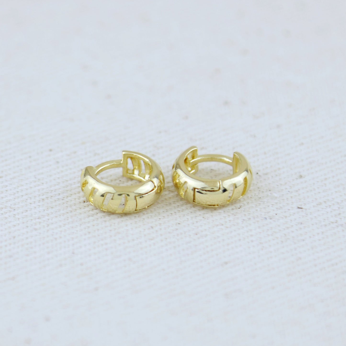 18k Gold Filled Small Ribbon Huggies Hoop Earrings