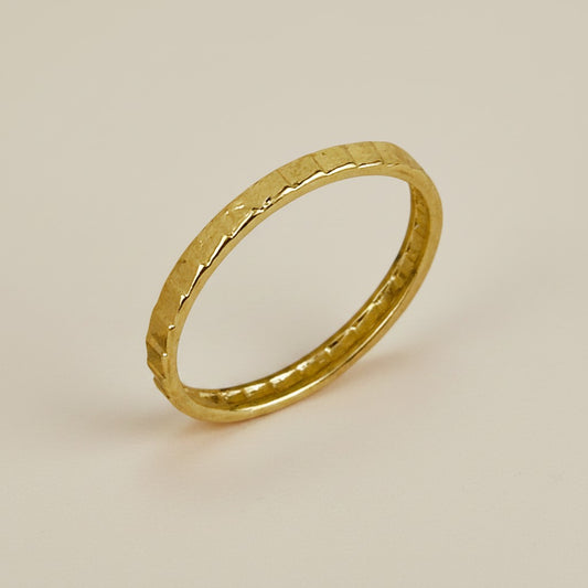 ✨ 18k Gold Filled 2mm Diamond Cut Band Ring — Delicate. Faceted. The Perfect Stacking Layer.