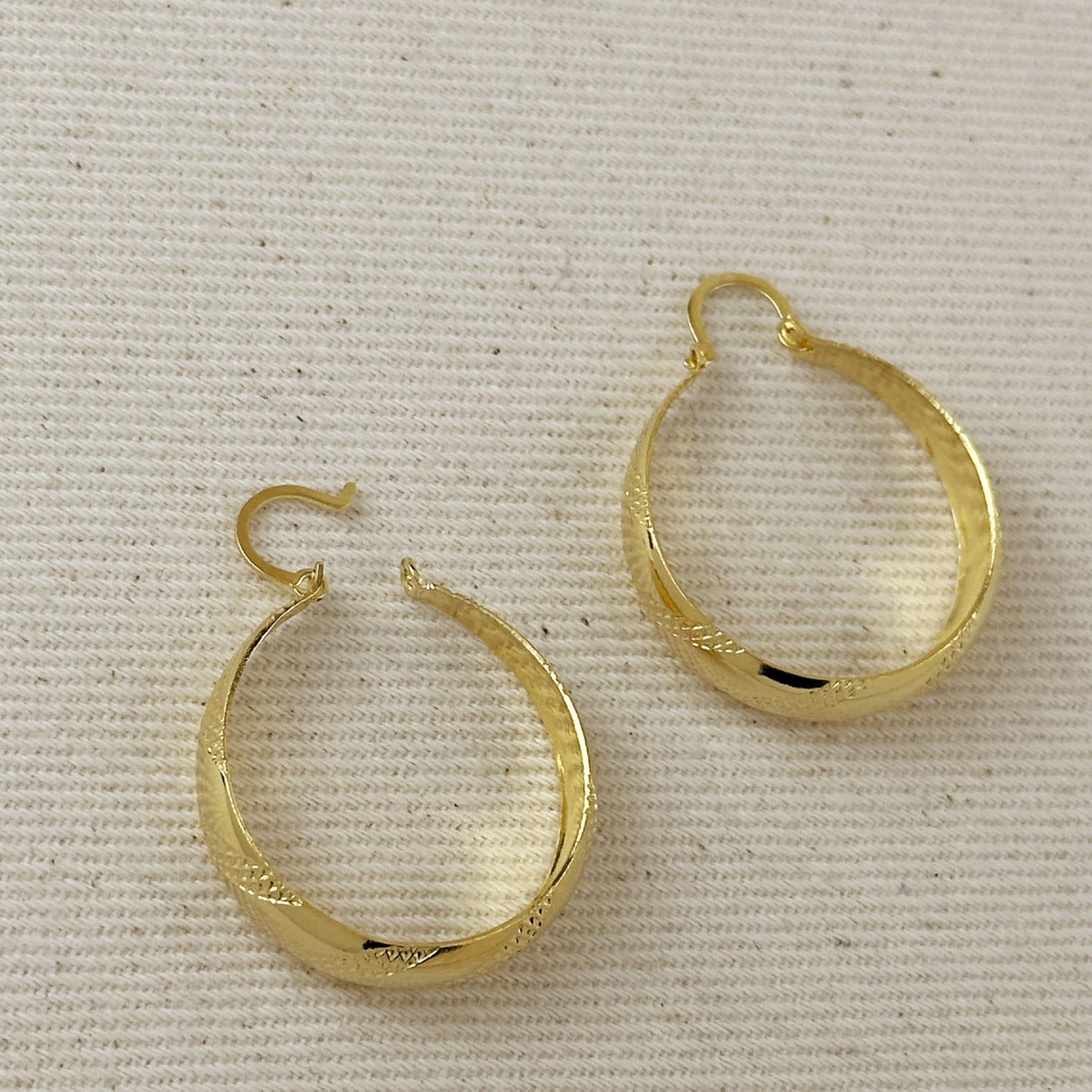 18k Gold Filled Vintage Ribbon Hoop Earrings