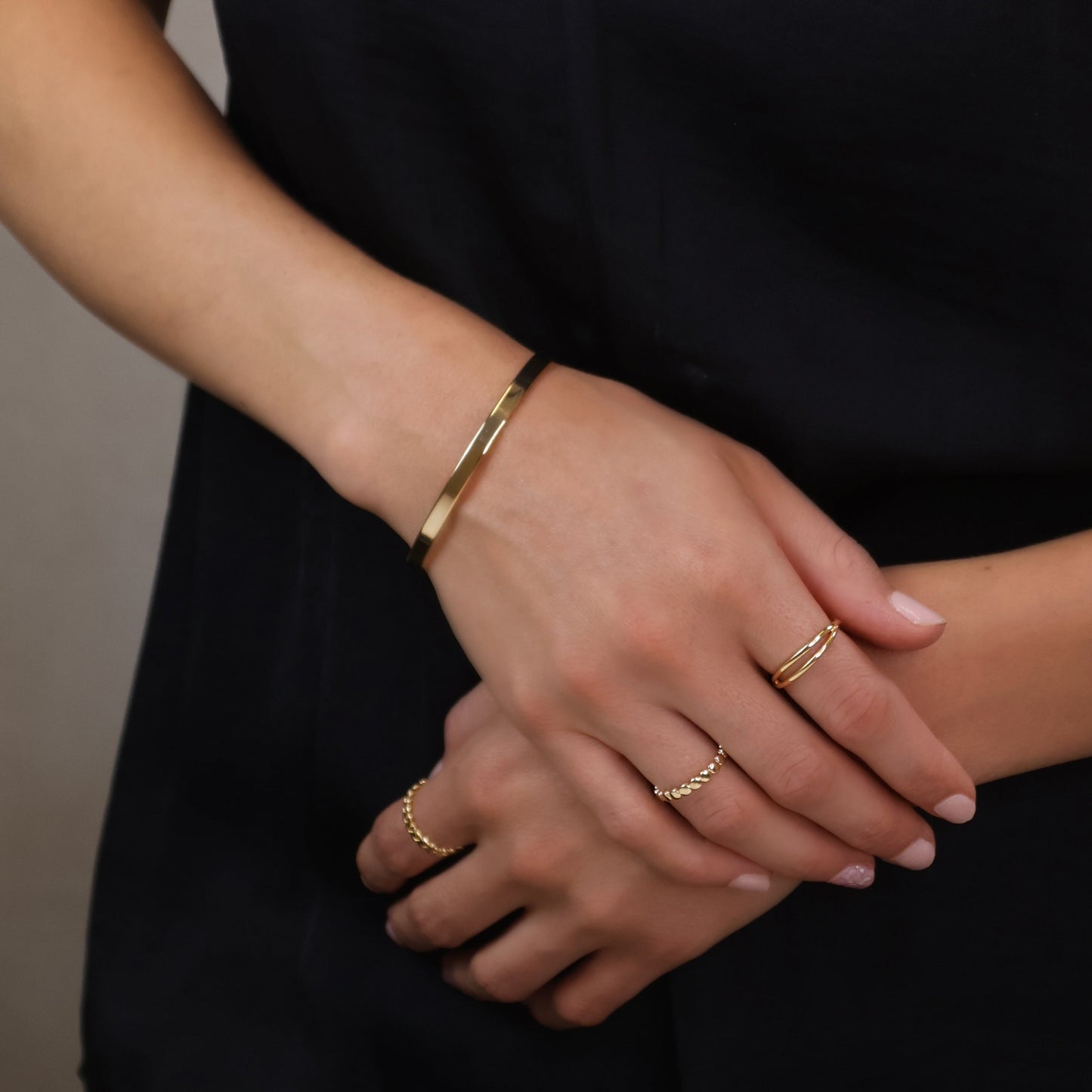 18k Gold Filled Polished Bangle With Chain