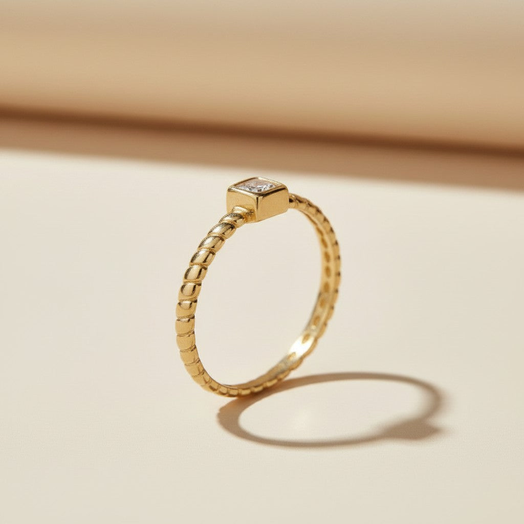 ✨ 18k Gold Filled Twisted Band CZ Solitaire Ring — Rope Texture. One Brilliant Stone. The Detail That Makes It.