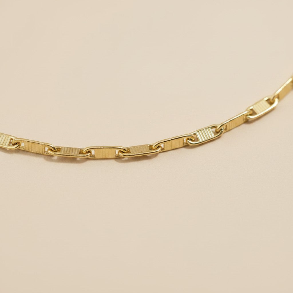 ✨ 18k Gold Filled Textured Bar Link Necklace — Three Lengths. One Detail That Changes Everything.
