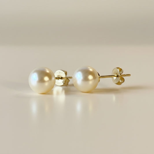 🤍 18k Gold Filled Korean Pearl Stud Earrings — The Classic That Every Jewelry Collection Needs.