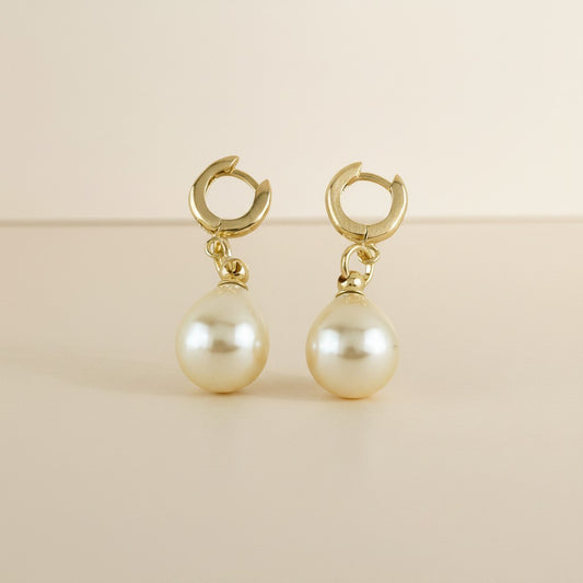 🤍 18k Gold Filled Pearl Drop Hoop Earrings — Vintage Soul. Modern Confidence. Every Day.