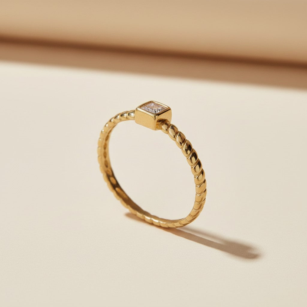 ✨ 18k Gold Filled Twisted Band CZ Solitaire Ring — Rope Texture. One Brilliant Stone. The Detail That Makes It.