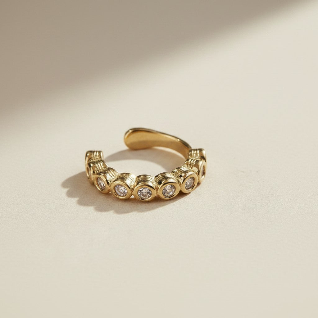 ✨ 18k Gold Filled CZ Ear Cuff — Clear Brilliance Along the Arc. No Piercing Needed.