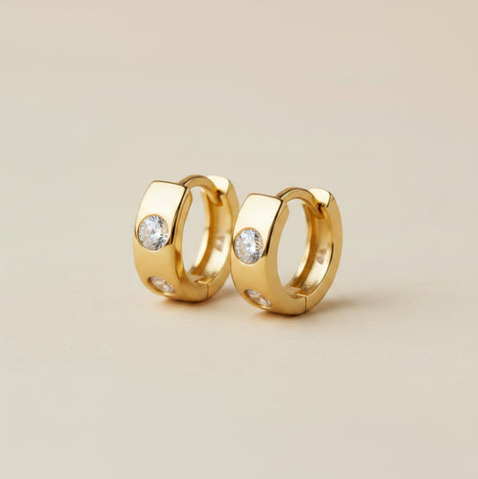 ✨ 18k Gold Filled Three-Stone CZ Huggie Earrings — Three Large Stones. One Row. Maximum Sparkle, Close to the Lobe.