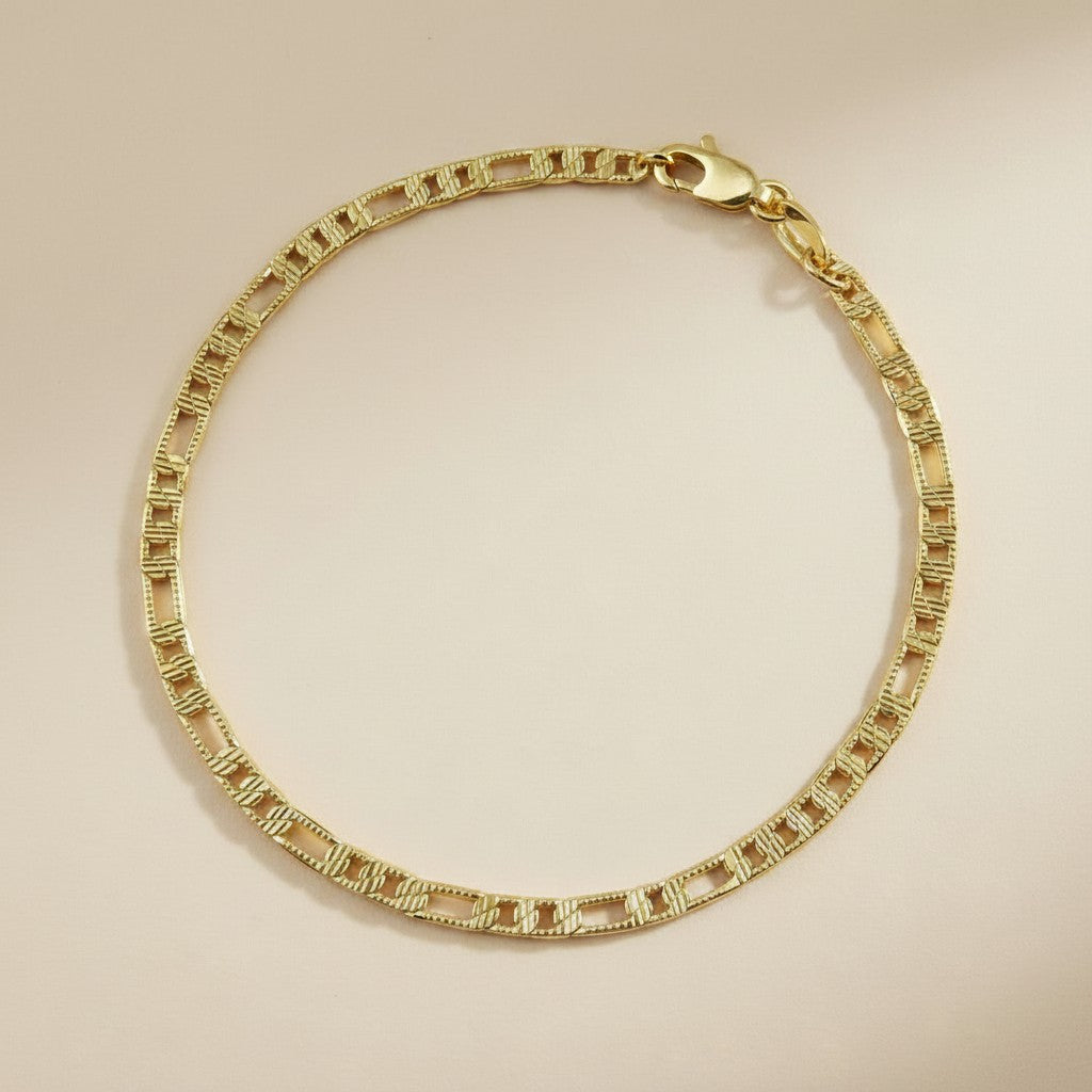 ✨ 18k Gold Filled Textured Figaro Bracelet — The Classic Figaro, Made Extraordinary