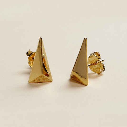 ✨ 18k Gold Filled Elongated Triangle Stud Earrings — The Sharpest Silhouette. The Most Architectural Stud.