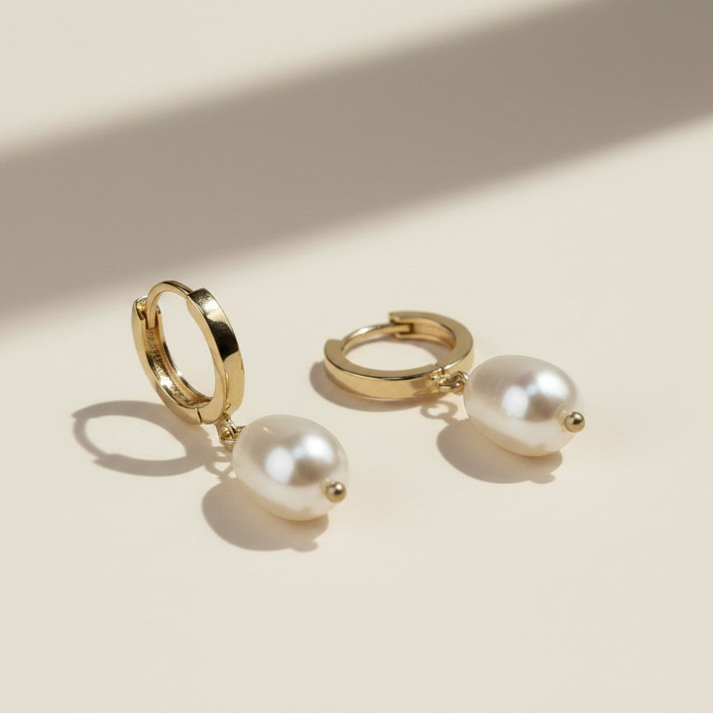 🤍 18k Gold Filled Drop Baroque Pearl Clicker Hoop Earrings — The Hoop, the Drop, the Most Elegant Combination at the Ear.