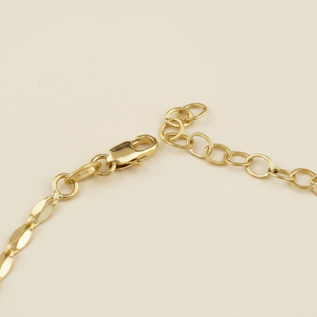 ✨ 18k Gold Filled Hammered Mariner Bracelet — Flat Links. Sequin Texture. A Captivating Play of Light.
