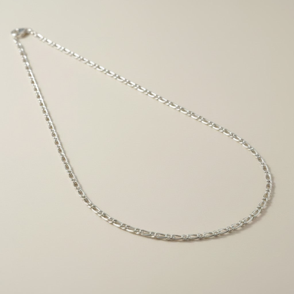 ✨ Sterling Silver 2.8mm Figaro Chain — Italian Character, Everyday Wearability