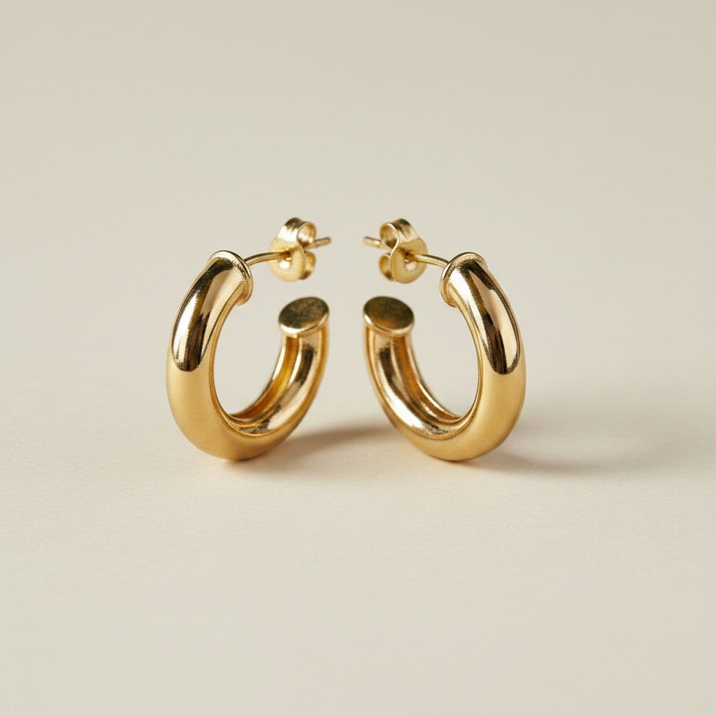 ✨ 18k Gold Filled Smooth Tube C-Hoop Earrings — The Hoop Every Collection Needs. Every Single Day.