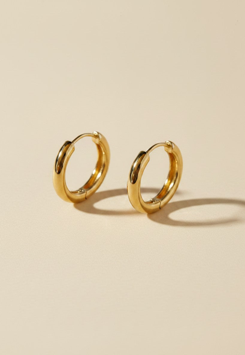 ✨ 18k Gold Filled Huggie Hoop Earrings — Polished. Hinged. The Classic That Hugs and Never Lets Go.