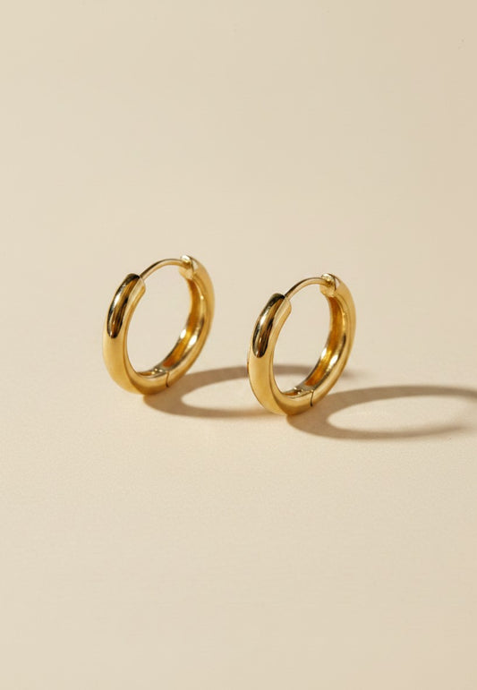 ✨ 18k Gold Filled Huggie Hoop Earrings — Polished. Hinged. The Classic That Hugs and Never Lets Go.