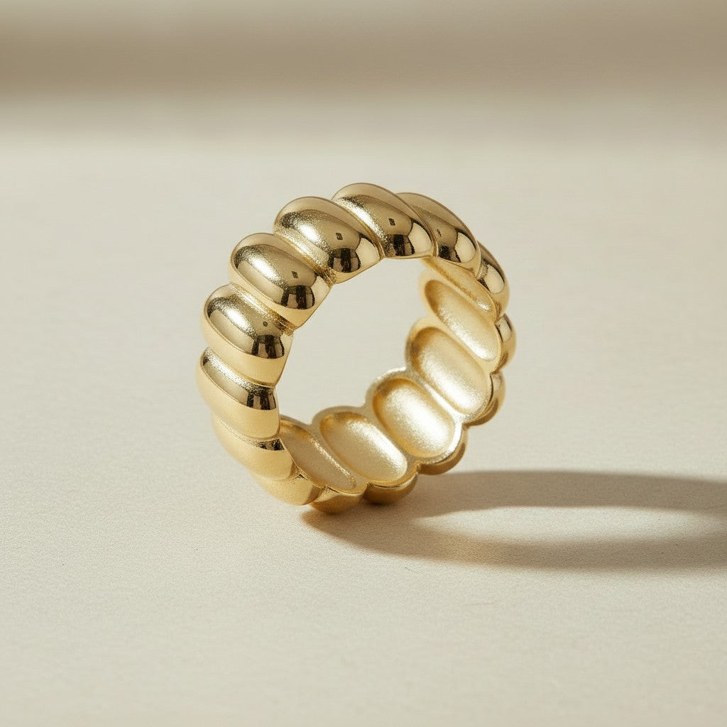 ✨ 18k Gold Filled Oversized Scalloped Ring — Vintage Architecture. Worn on the Finger. Impossible to Ignore.