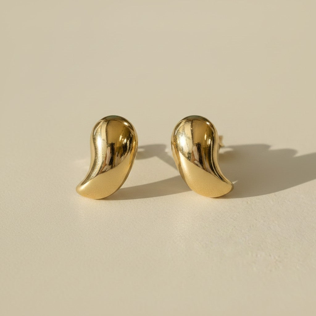 ✨ 18k Gold Filled Polished Curved Drop Earrings — A Single Graceful Drop. Nothing More Needed.