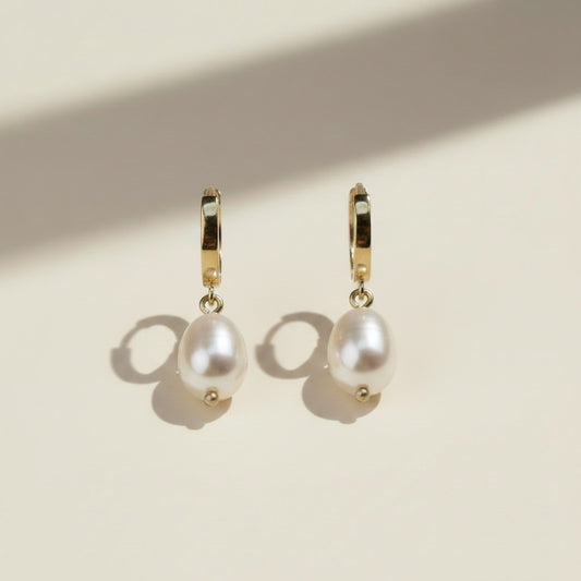 🤍 18k Gold Filled Drop Baroque Pearl Clicker Hoop Earrings — The Hoop, the Drop, the Most Elegant Combination at the Ear.