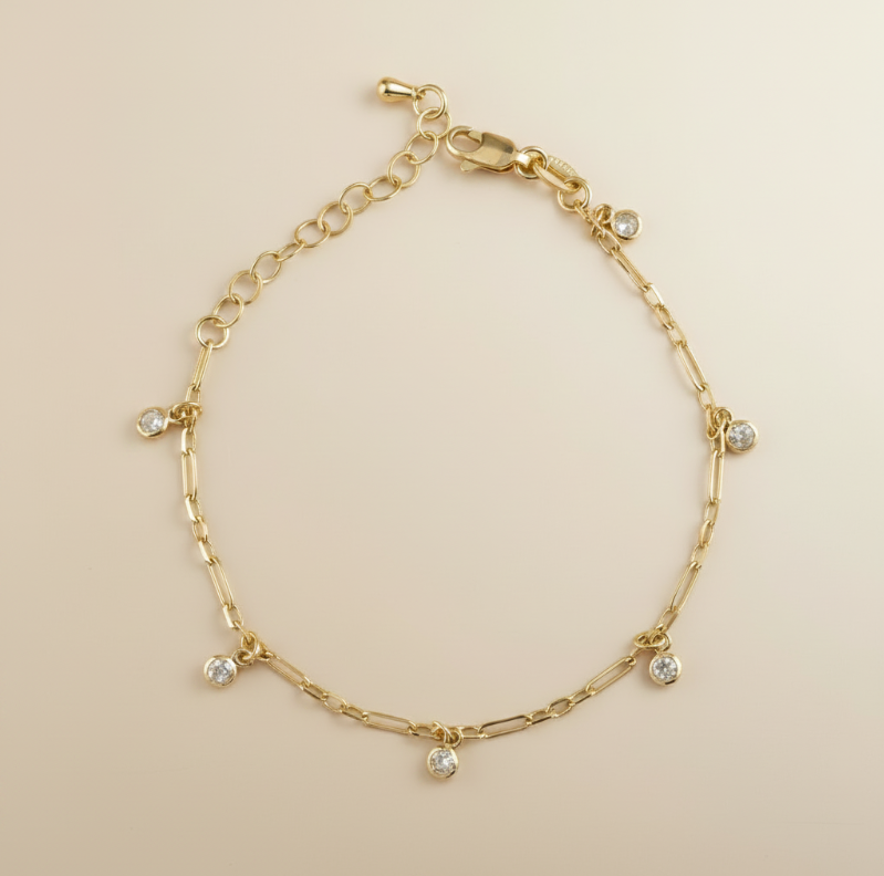 ✨ 18k Gold Filled CZ Drop Paperclip Bracelet — The Wrist That Has Pattern and Sparkle. Both.