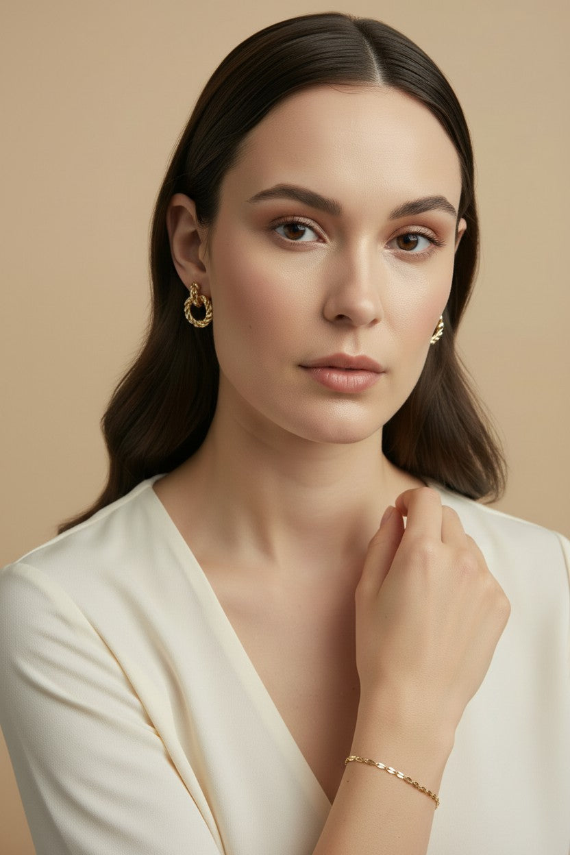✨ 18k Gold Filled Hammered Mariner Bracelet — Flat Links. Sequin Texture. A Captivating Play of Light.