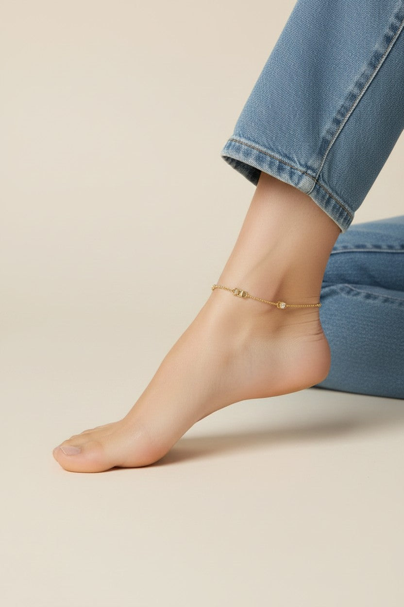 ✨ 18k Gold Filled Rectangular Plate &CZ Anklet — The Same Sleek Architecture. Now at the Ankle.