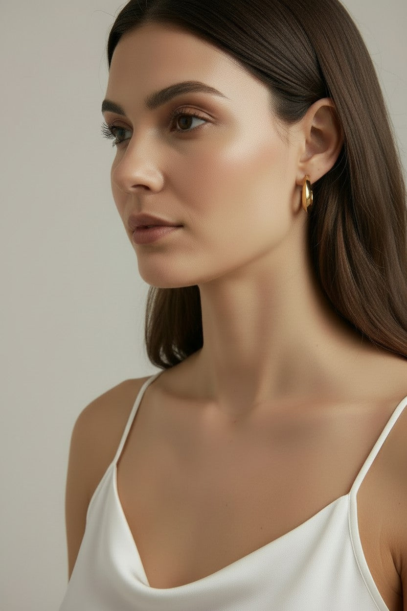 ✨ 18k Gold Filled 23mm Faceted Semi-Hoop Earrings — Every Angle Polished. The Bold Version.
